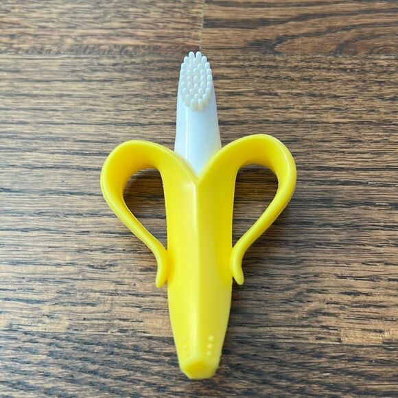 🍭4/$20 Baby Banana Infant Teething Toothbrush - Picture 1 of 5